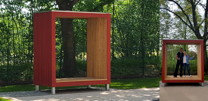 Bank Frame: Bankpodest mit Seitenwände, Dach, Bühnenrahmen - Schulhofmöbel Ney